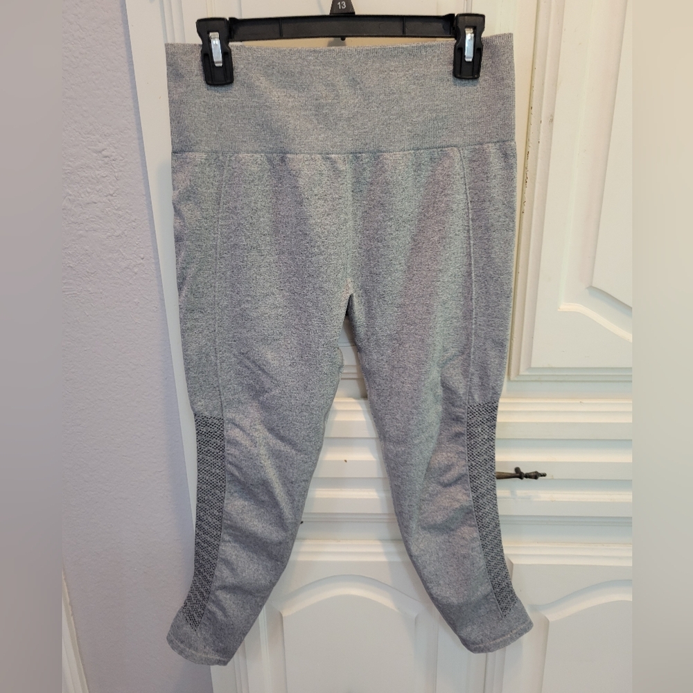 Fabletics Seamless High Waisted Laser Cut Capri Leggings